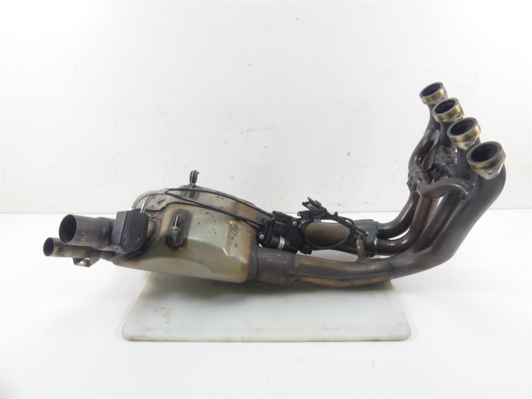 2016 BMW S1000XR K49 Oem Exhaust Header Manifold Chamber & Servo Set 18518553736 {{ shop.shopifyCountryName }} - Mototech271