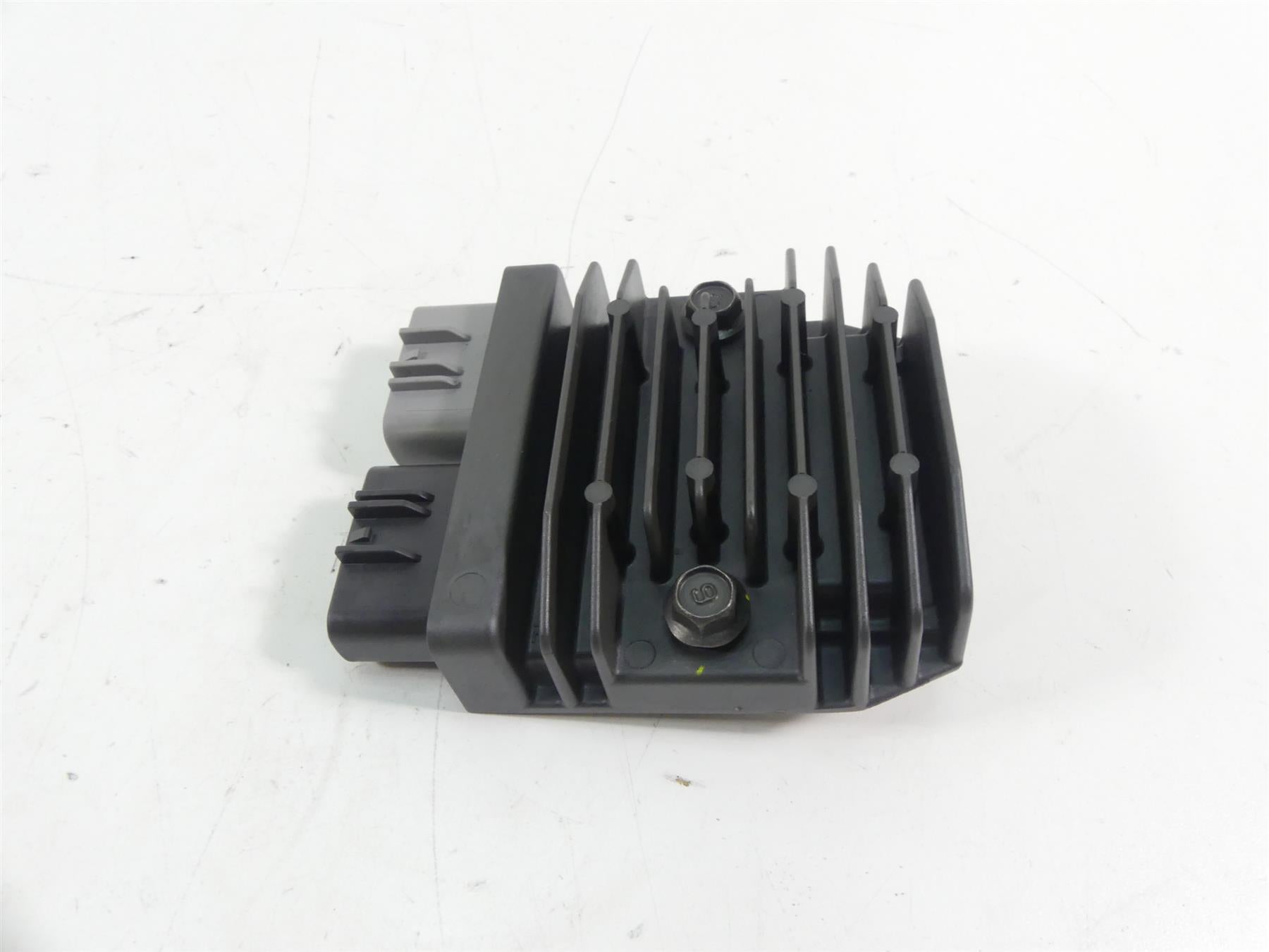 2013 Yamaha VMX17 V-Max 1700 Rectifier Voltage Regulator 1D7-81960-01-00 FH020AA {{ shop.shopifyCountryName }} - Mototech271