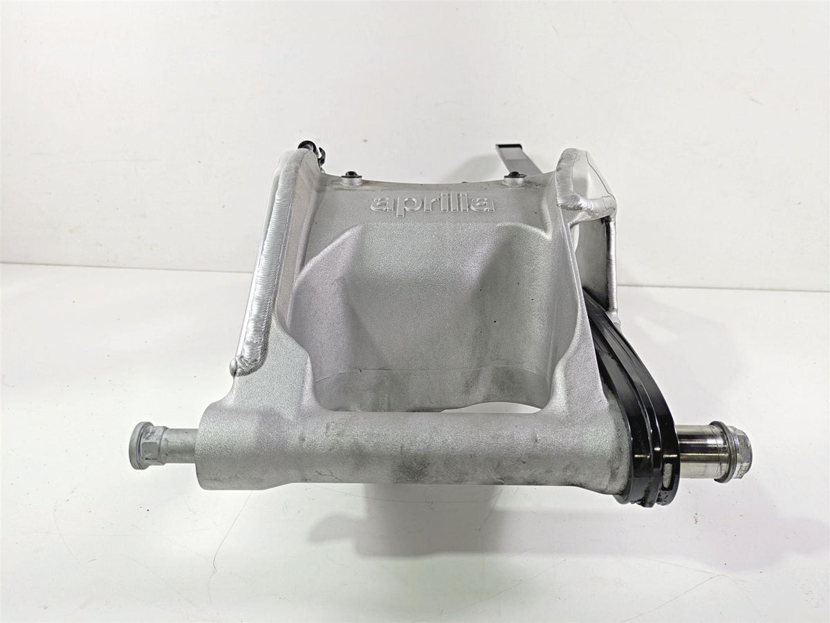 2017 Aprilia RSV 1100 Tuono V4 Factory Rear Swingarm Swing Arm - Read 2B001289 {{ shop.shopifyCountryName }} - Mototech271