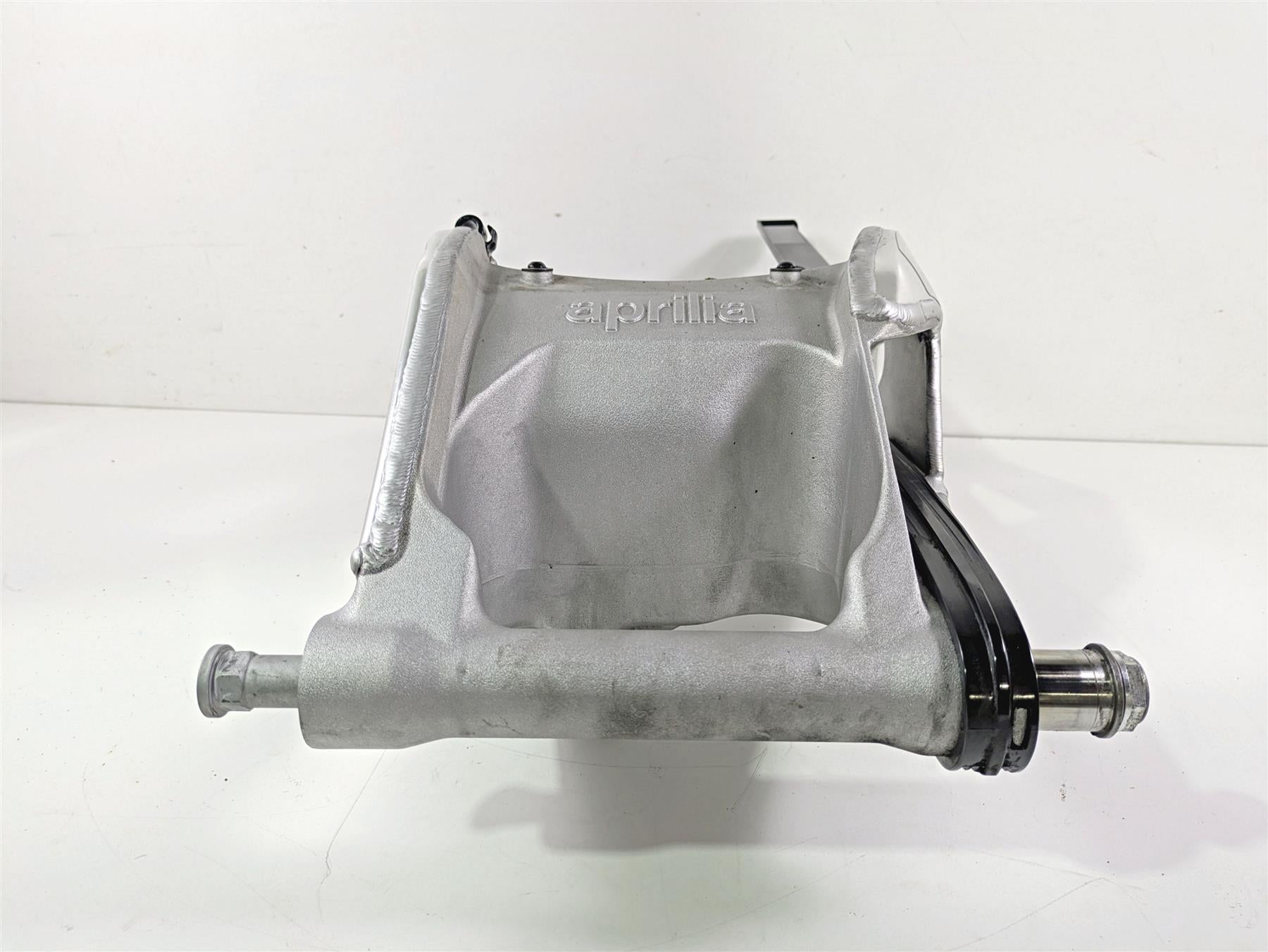 2017 Aprilia RSV 1100 Tuono V4 Factory Rear Swingarm Swing Arm - Read 2B001289 {{ shop.shopifyCountryName }} - Mototech271