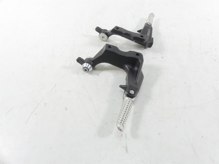 2013 Yamaha VMX17 V-Max 1700 Rear Passenger Footpeg Set - Read 2S3-27430-00-00 {{ shop.shopifyCountryName }} - Mototech271