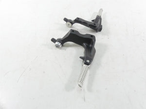 2013 Yamaha VMX17 V-Max 1700 Rear Passenger Footpeg Set - Read 2S3-27430-00-00