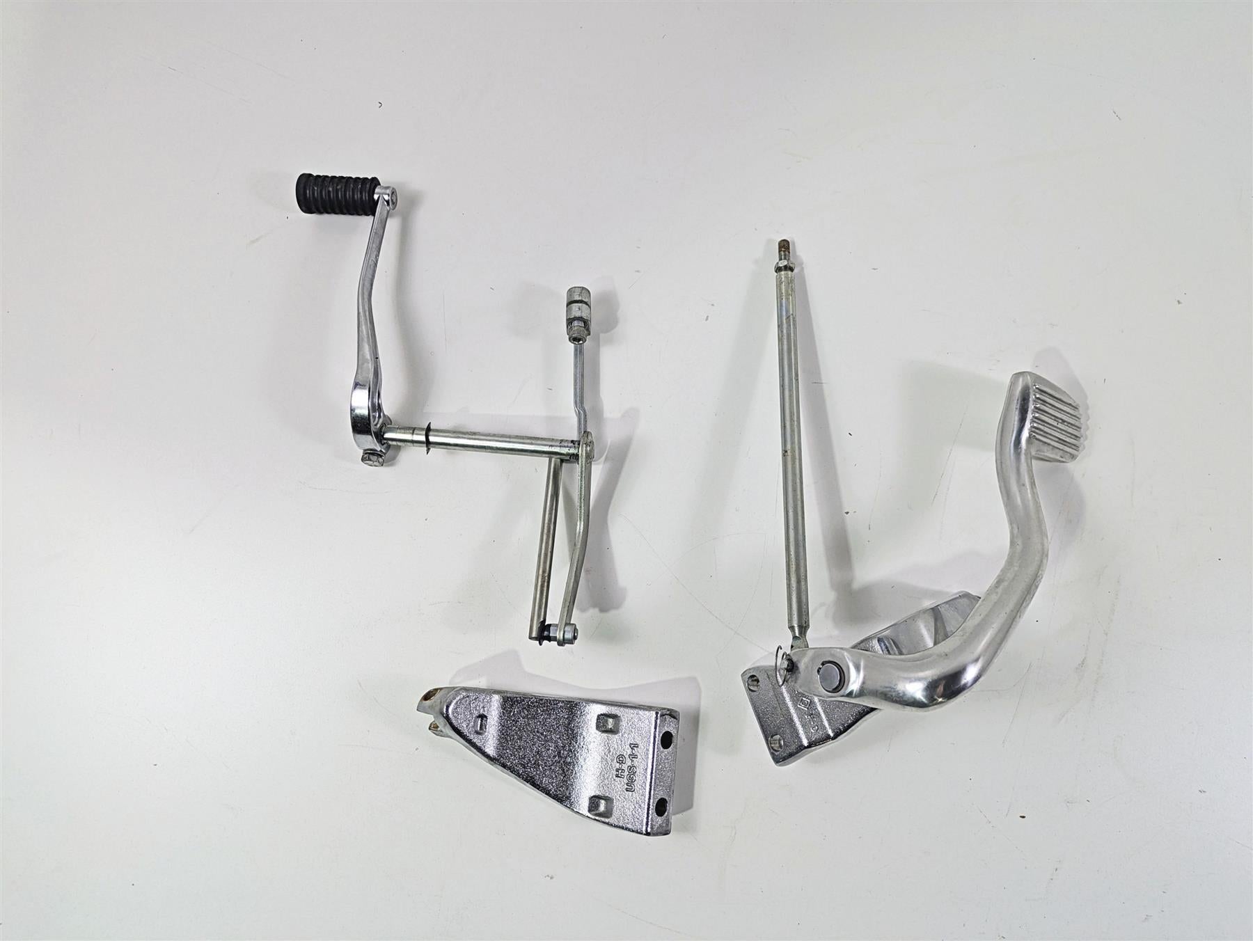 2009 Harley FXDC Dyna Super Glide Mid Foot Peg Mounts + Shifter & Brake Lever