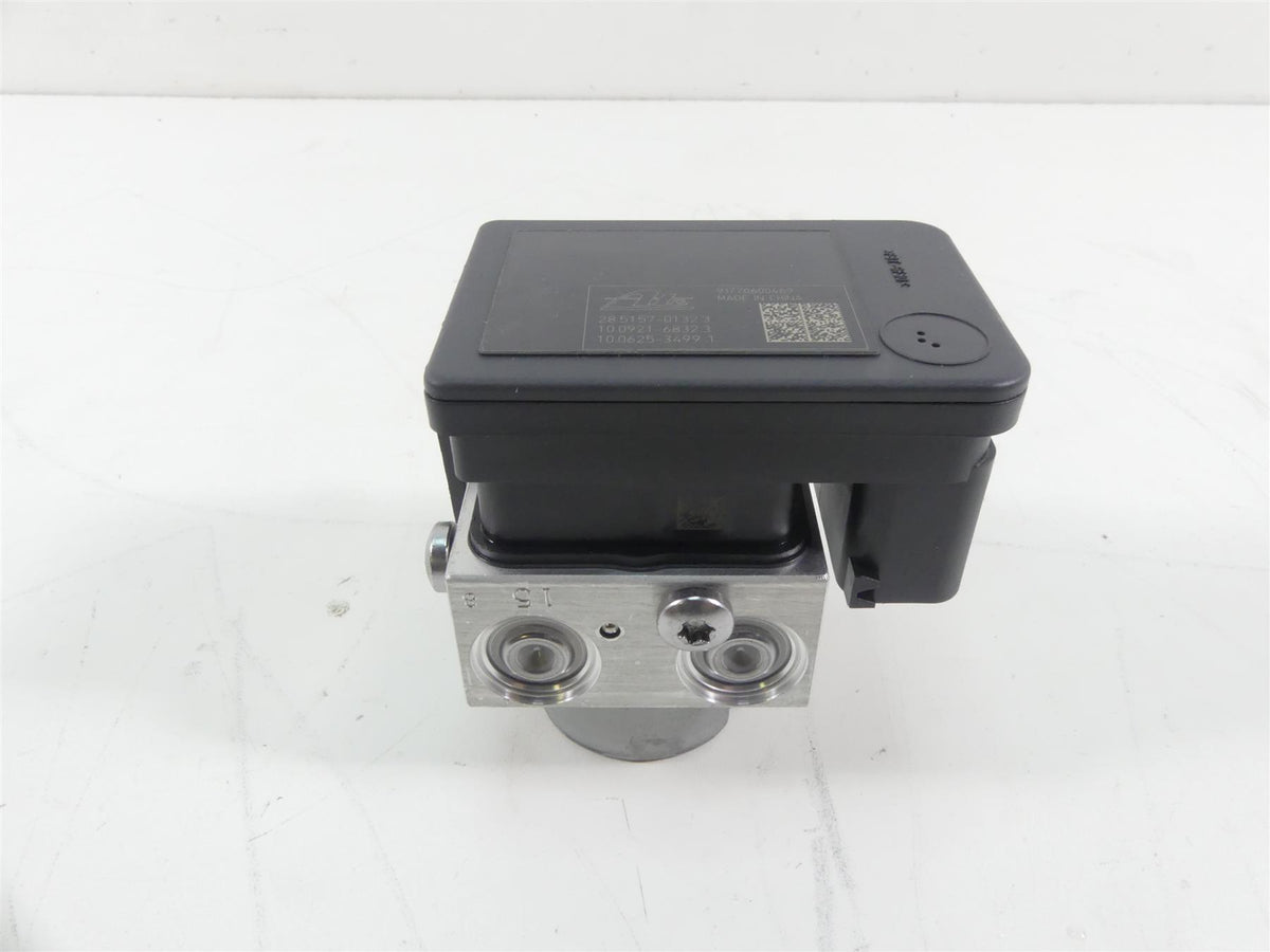 2018 Triumph Street Triple 765RS Abs Brake Pump Pressure Control Module T2025959 {{ shop.shopifyCountryName }} - Mototech271