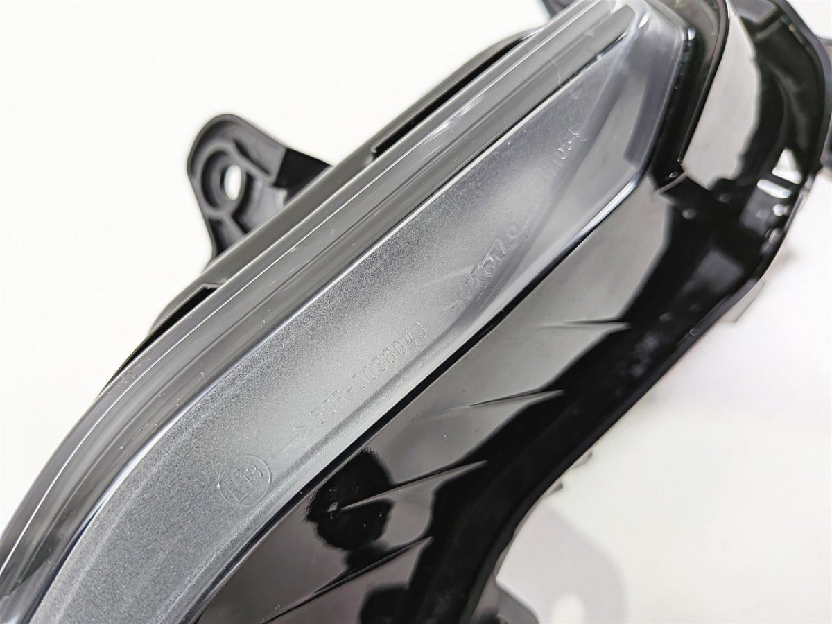 2025 Yamaha YZF R7 Nice Left Pilot Headlight Running Lamp BEB-84301-00-00 {{ shop.shopifyCountryName }} - Mototech271