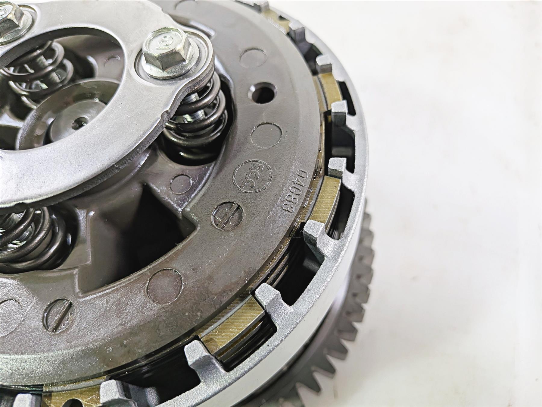 2016 Yamaha YZF R1 RN32 Clutch Basket & Friction Disc Set 2CR-16150-00-00 {{ shop.shopifyCountryName }} - Mototech271