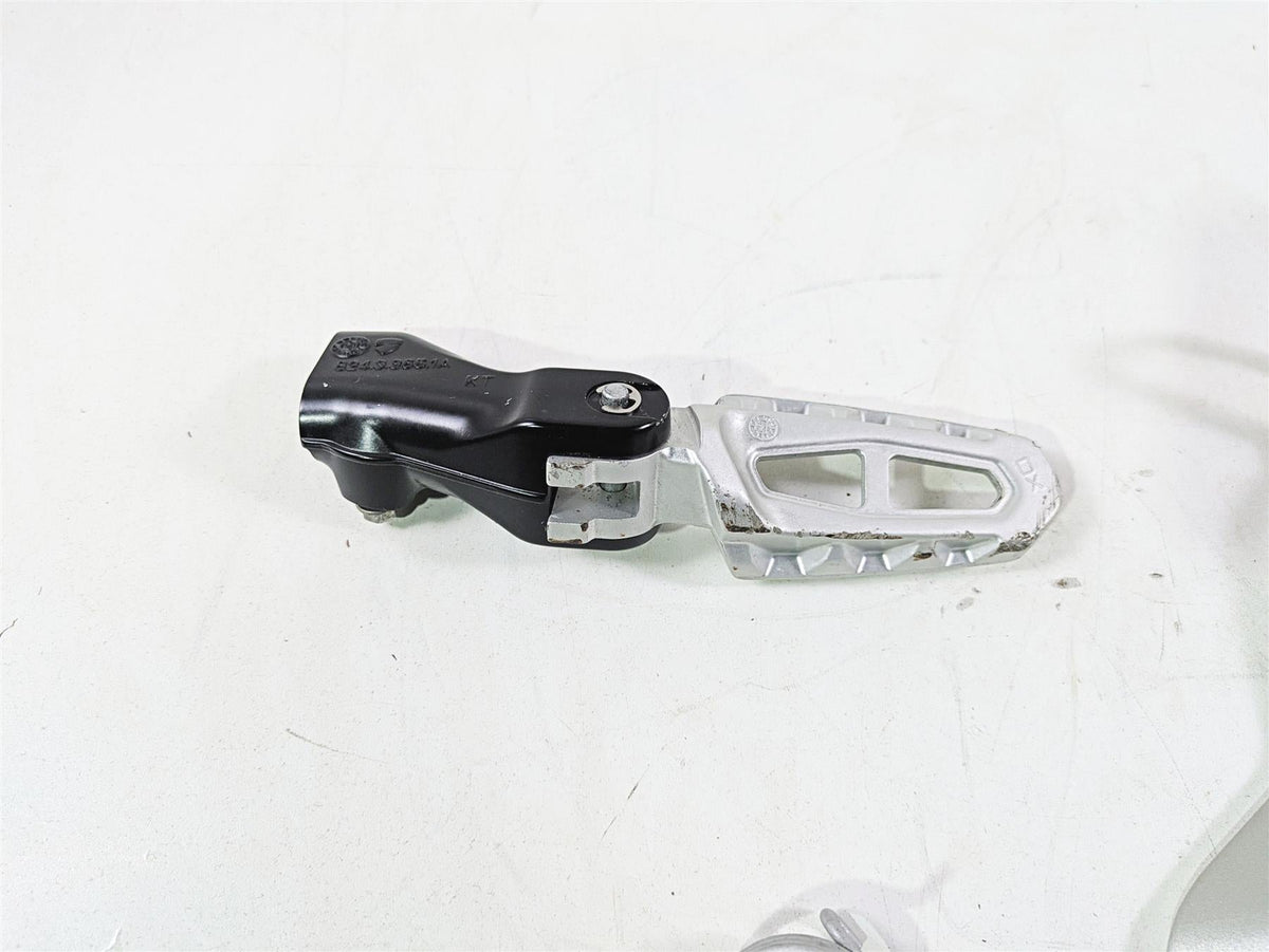 2022 Ducati Scrambler Desert Sled Right Foot Peg & Brake Pedal Set 82433651A {{ shop.shopifyCountryName }} - Mototech271