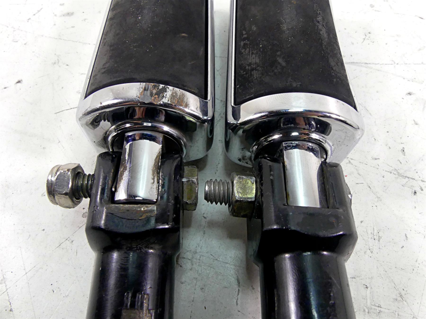 2011 Harley Softail FLSTF Fat Boy Passenger Footpeg Foot Peg Willi G 50943-05A {{ shop.shopifyCountryName }} - Mototech271