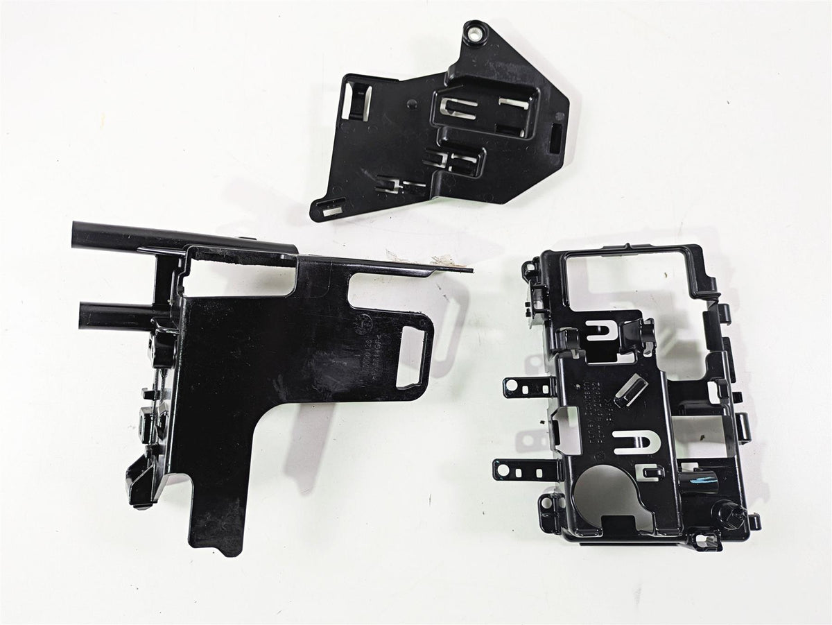 2020 Harley Softail FXST Standard Electrical Carrier Plastic Set 66000126 {{ shop.shopifyCountryName }} - Mototech271