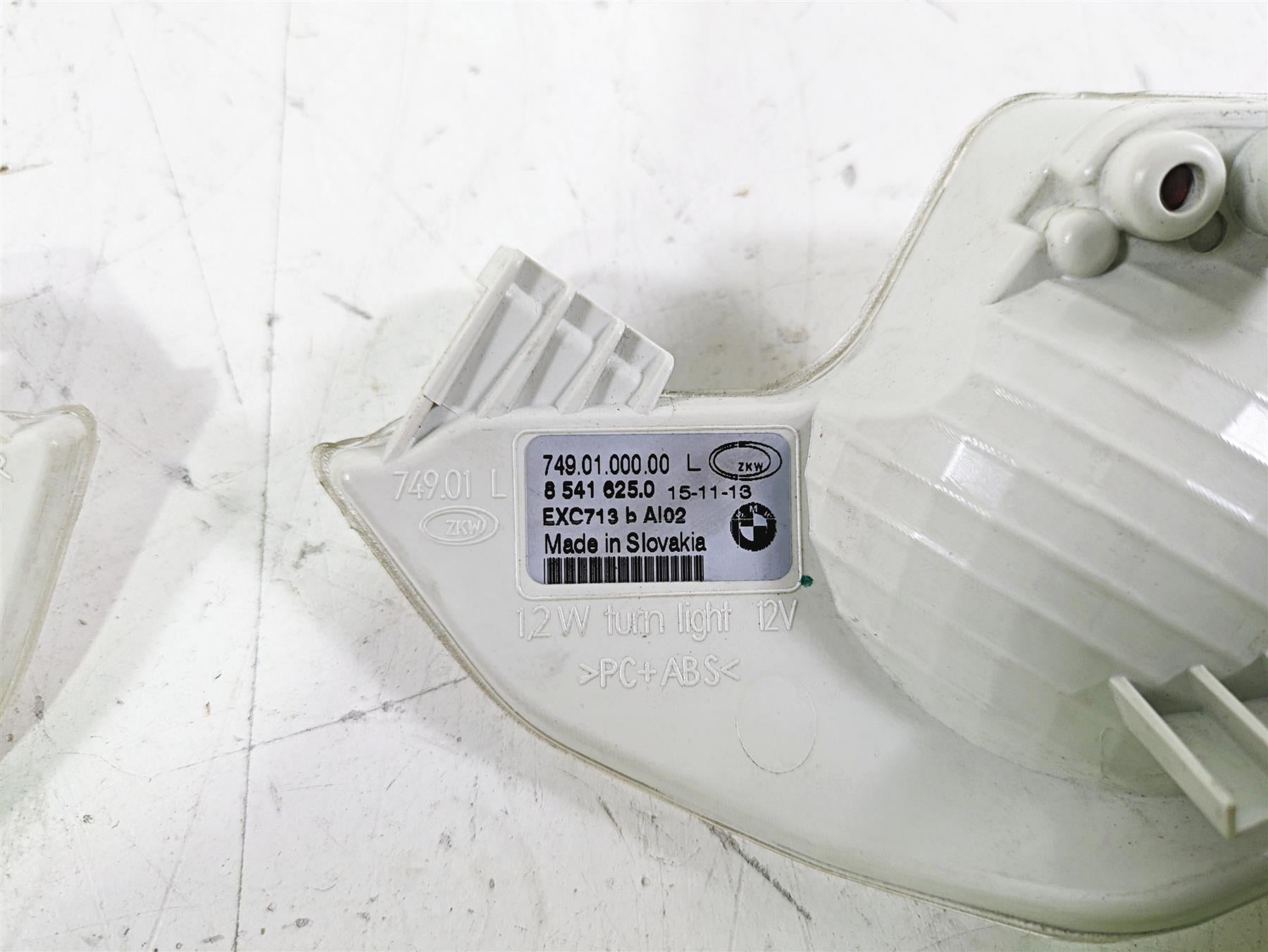 2014 BMW R1200 RT RTW K52 Front Blinker Turn Signal Set 63138541625 63138541626 {{ shop.shopifyCountryName }} - Mototech271