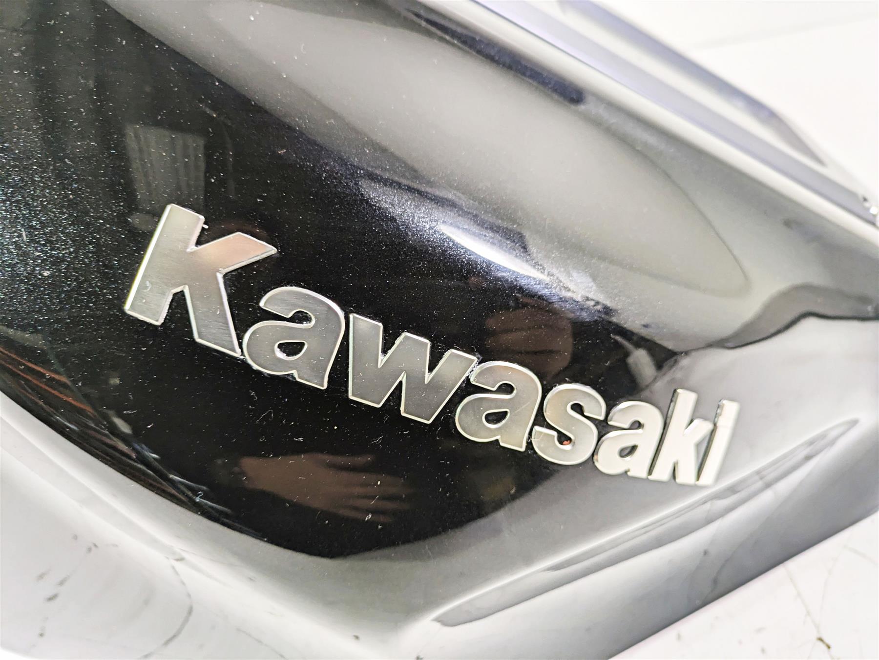 2005 Kawasaki ZX12R Ninja Fuel Gas Petrol Tank Cover Fairing 51026-1051 {{ shop.shopifyCountryName }} - Mototech271