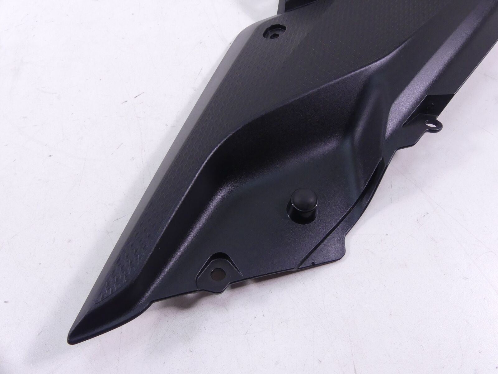2016 BMW R1200RS K54 Between Leg Left Side Fairing Cover 46638545319 {{ shop.shopifyCountryName }} - Mototech271