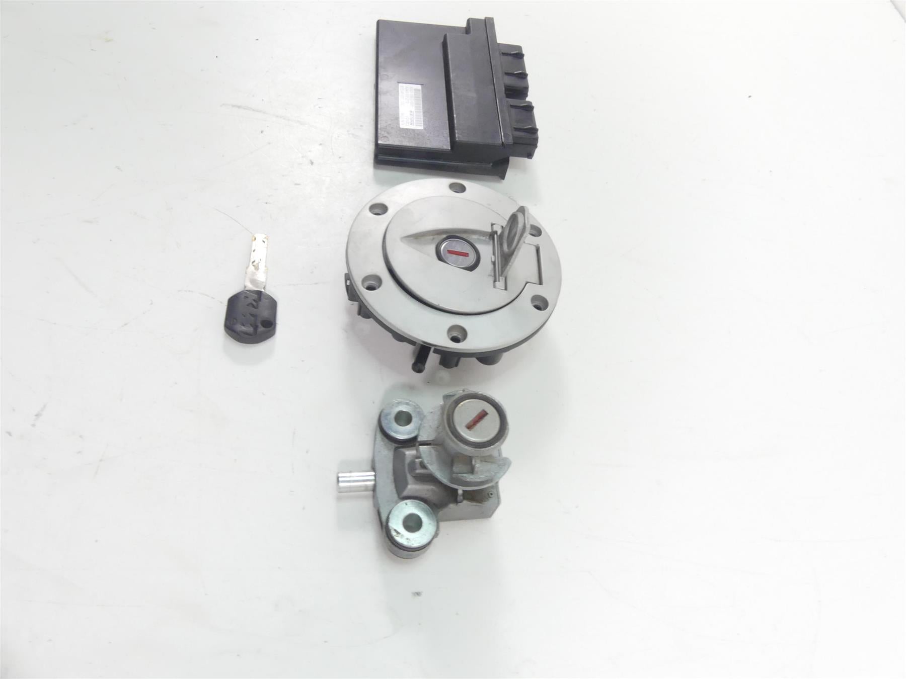 2015 KTM 1290 Adventure Ignition Switch Cdi Ecu Ecm Key Tank Cap Set 61341031100 {{ shop.shopifyCountryName }} - Mototech271