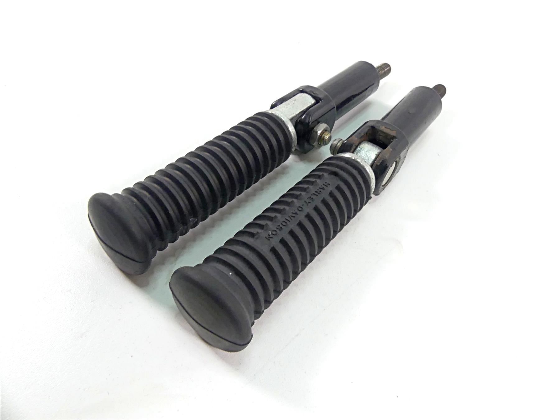 2011 Harley Softail FXS Blackline Passenger Footpeg Foot Peg Set 50943-05A | Mototech271