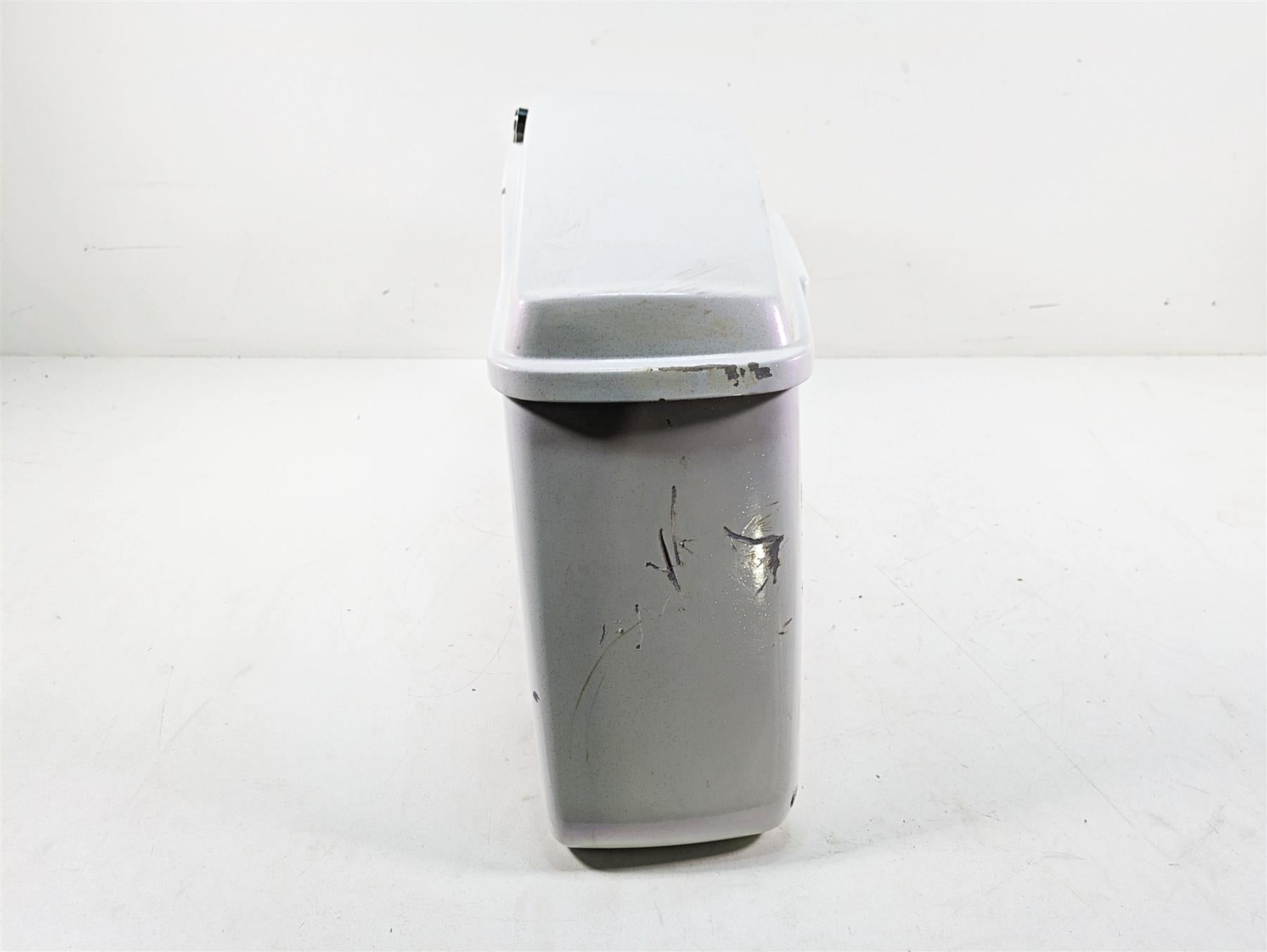 2019 Harley Touring FLHX Street Glide Right Saddlebag Saddle Bag 90200412 {{ shop.shopifyCountryName }} - Mototech271