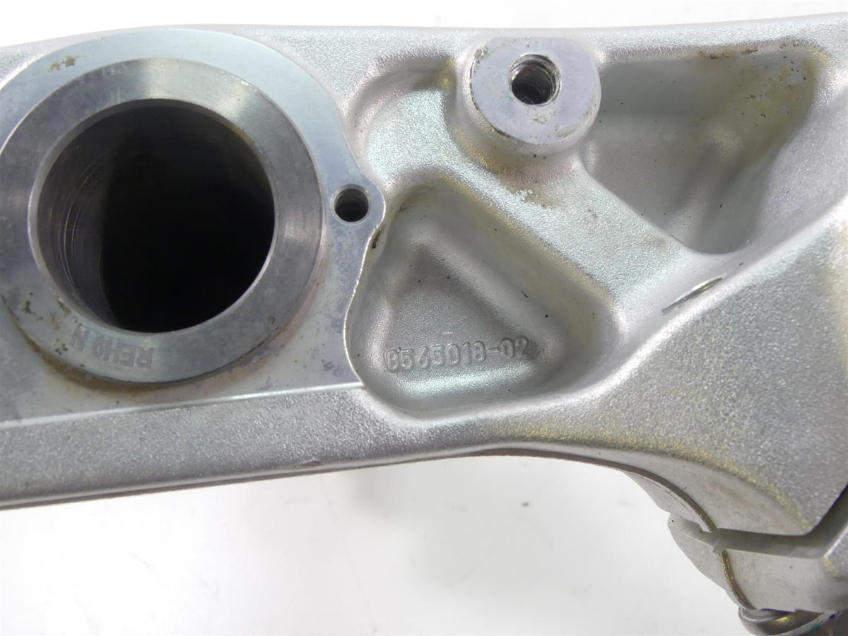 2020 BMW F850 GS K81 Rallye Lower Triple Tree Steering Clamp 59mm 31428565020 {{ shop.shopifyCountryName }} - Mototech271