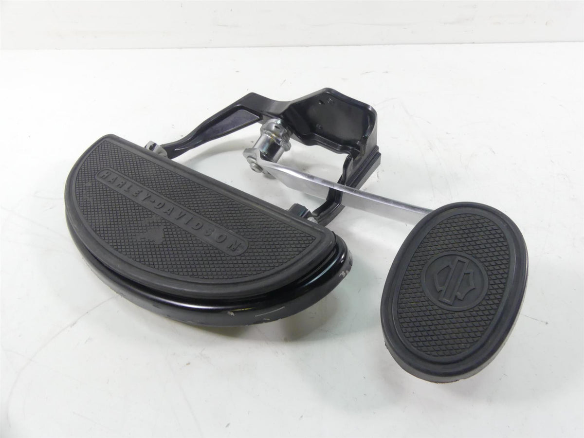 2015 Harley FLS Softail Slim Right Front Floorboard & Brake Pedal 42431-11 {{ shop.shopifyCountryName }} - Mototech271