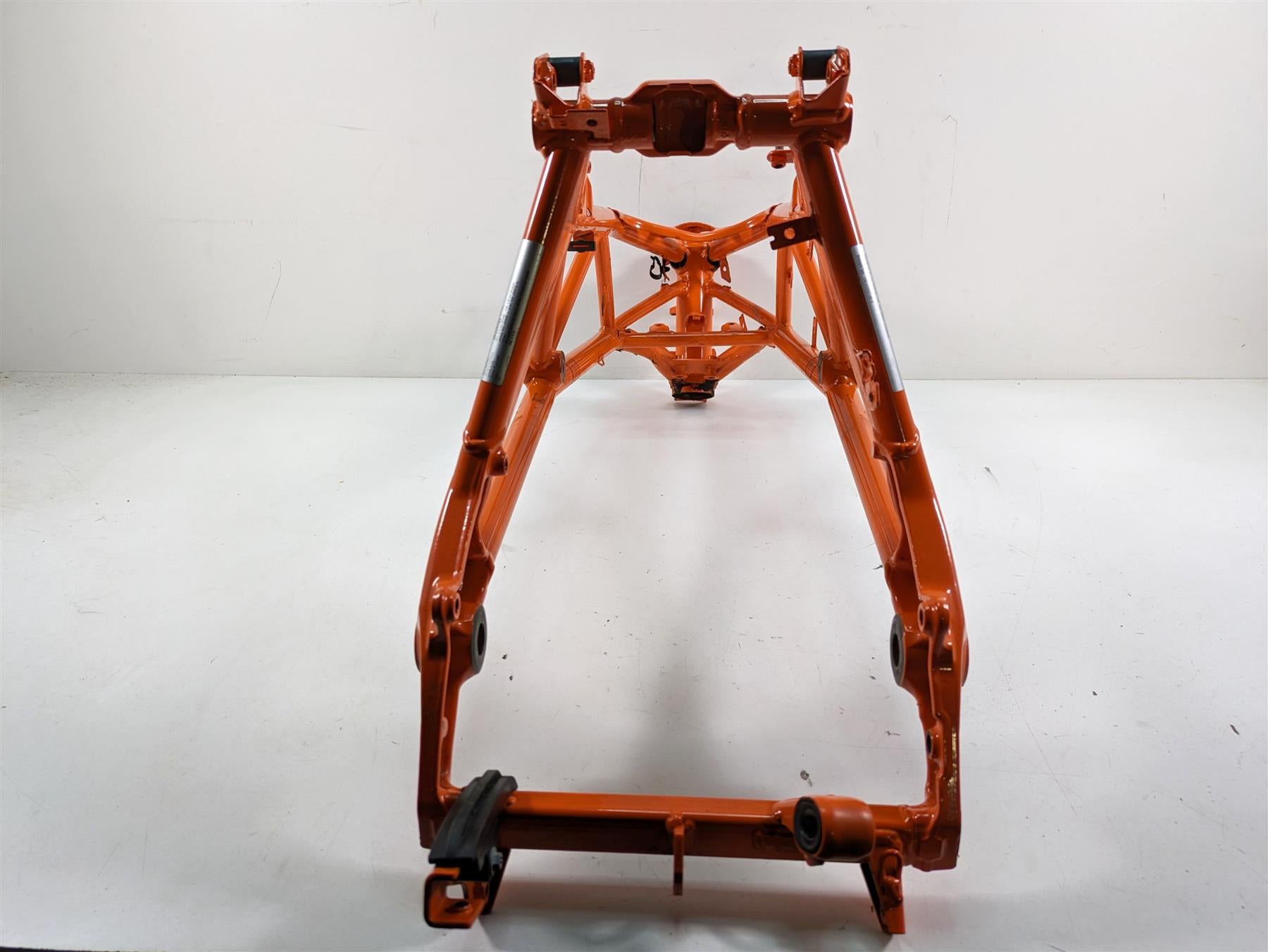 2018 KTM 1090 Adventure R Main Frame Chassis With Clean California Title - Damaged Read 60803001100EB {{ shop.shopifyCountryName }} - Mototech271