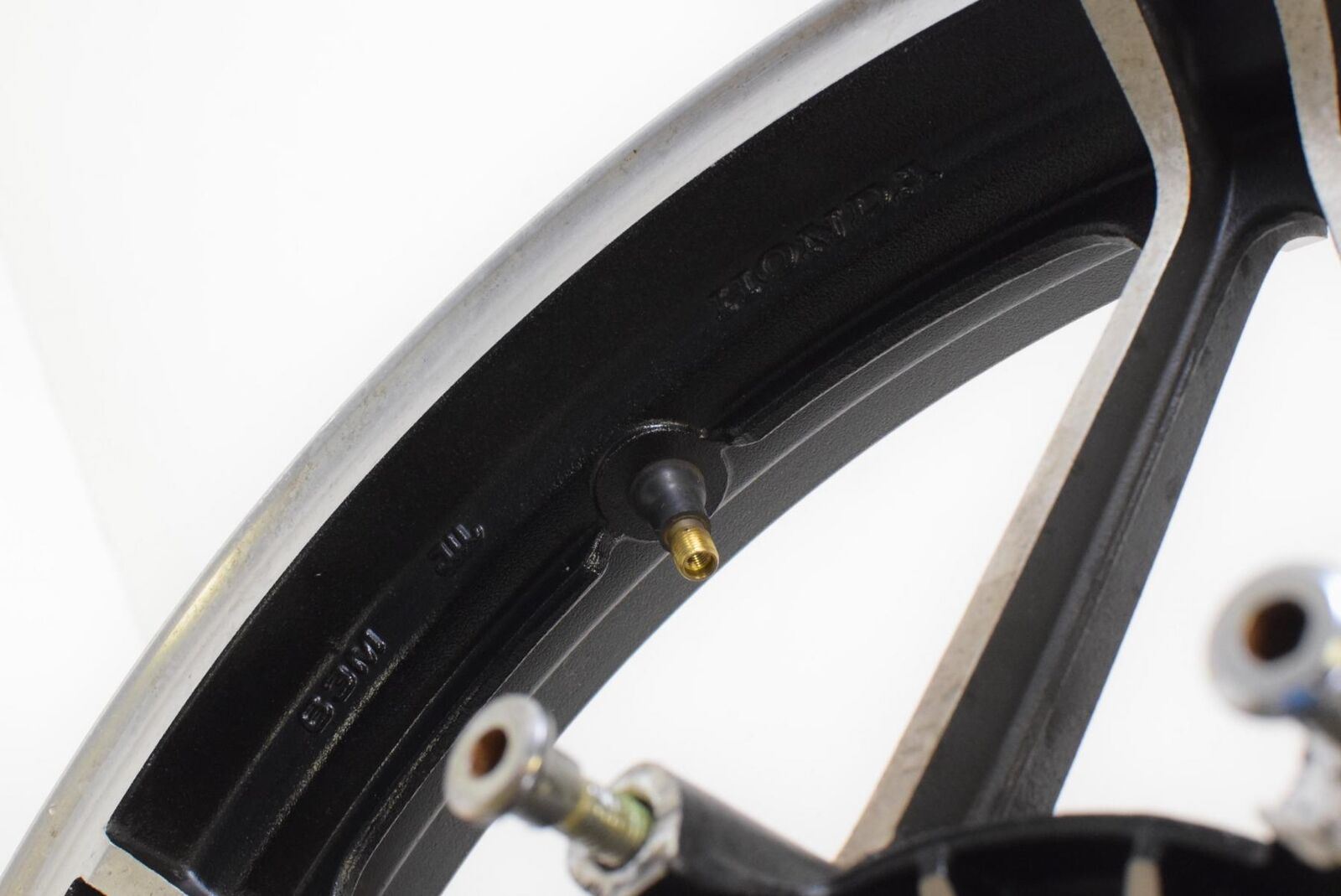 1983 83 Honda CB1000 Custom Front Wheel Rim 18x2.5 STRAIGHT 44650-MG1-305 {{ shop.shopifyCountryName }} - Mototech271