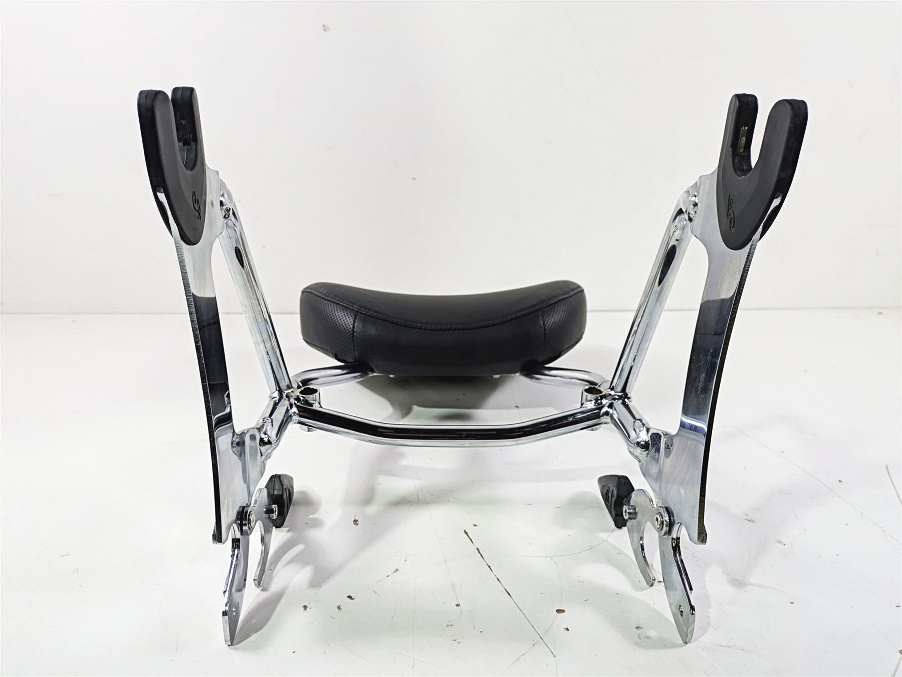 2019 Indian Chieftain Limited Rear Backrest Sissy Bar Quick Release 2884186 {{ shop.shopifyCountryName }} - Mototech271