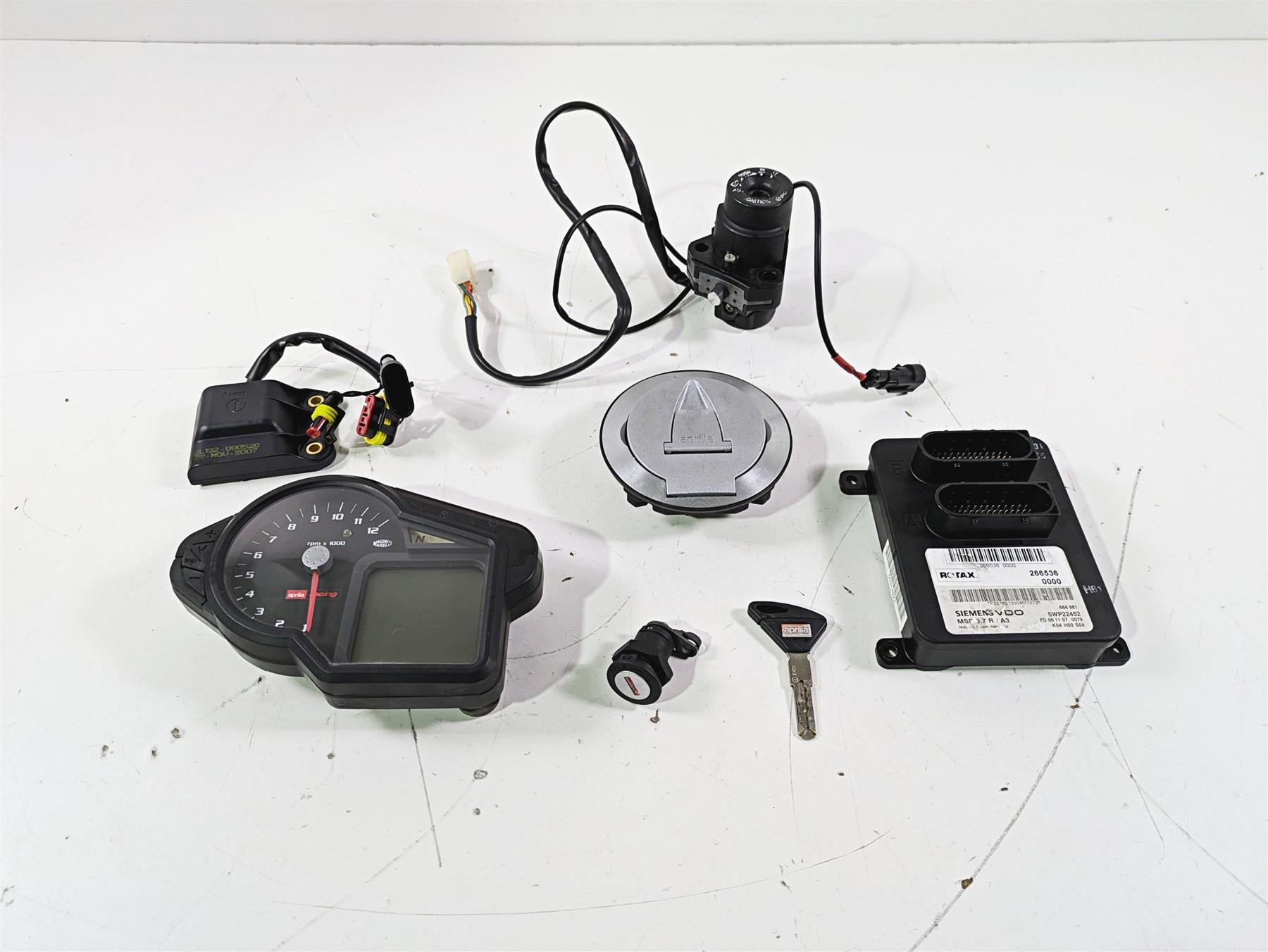 2008 Aprilia RSVR 1000 Factory Gauge Cdi Immobilizer Key Set AP8127689 AP0266536 | Mototech271