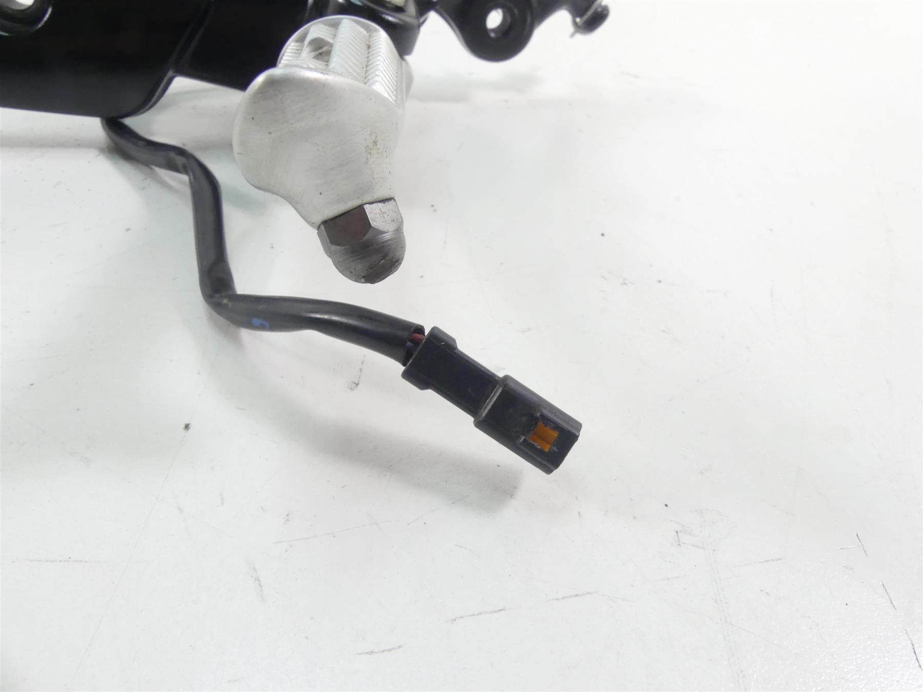 2017 Triumph Thruxton 1200 R Right Front Footpeg Foot Peg + Bracket T2081084 {{ shop.shopifyCountryName }} - Mototech271