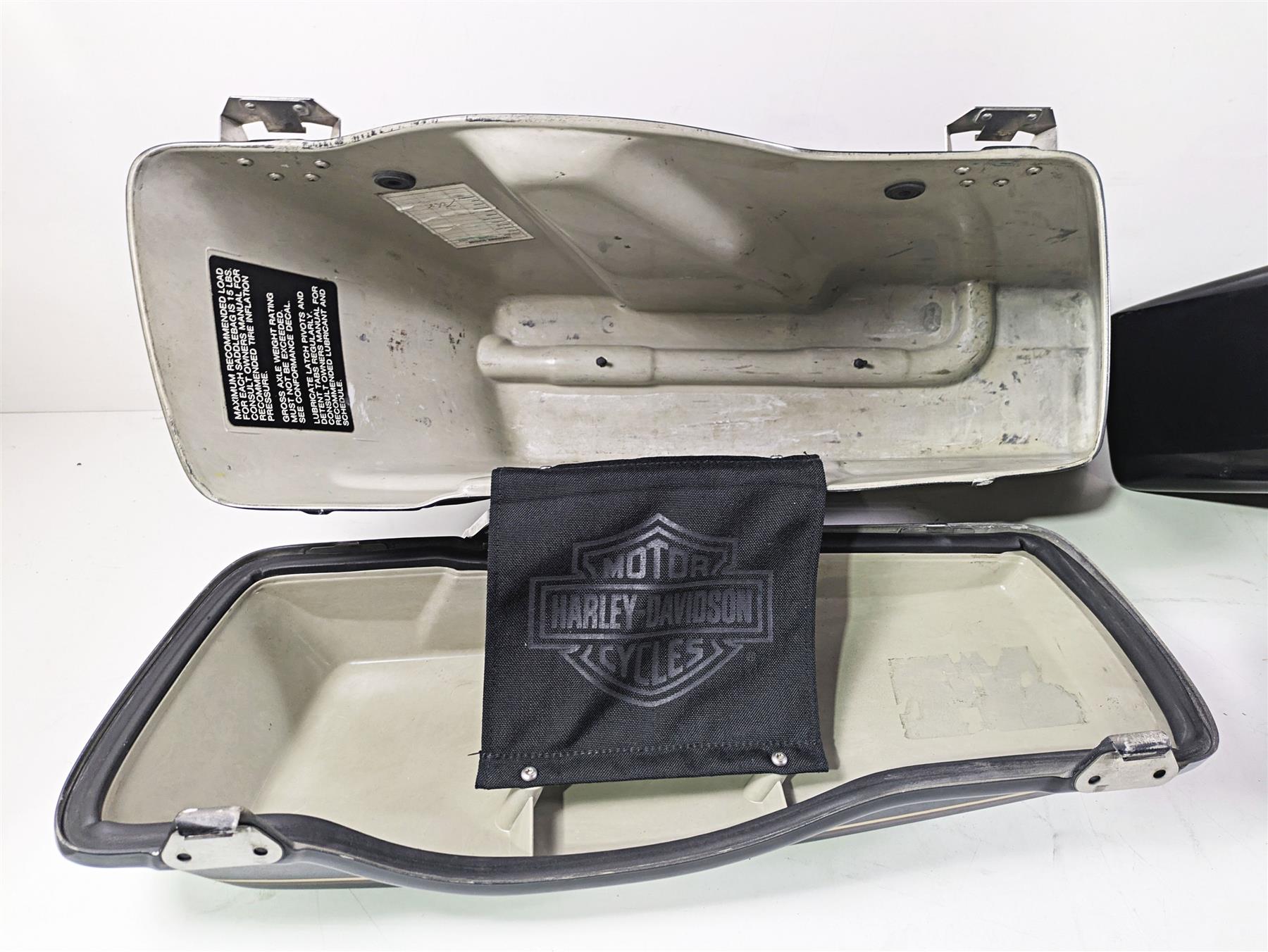 1996 Harley Touring FLHTCUI Electra Glide Saddlebag Saddle Bag Set 90753-93 {{ shop.shopifyCountryName }} - Mototech271
