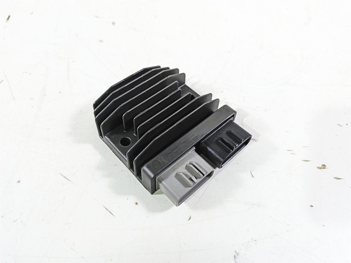 2021 Yamaha Tenere 700 XTZ7 Rectifier Voltage Regulator 1D7-81960-10-00 FH027AA {{ shop.shopifyCountryName }} - Mototech271