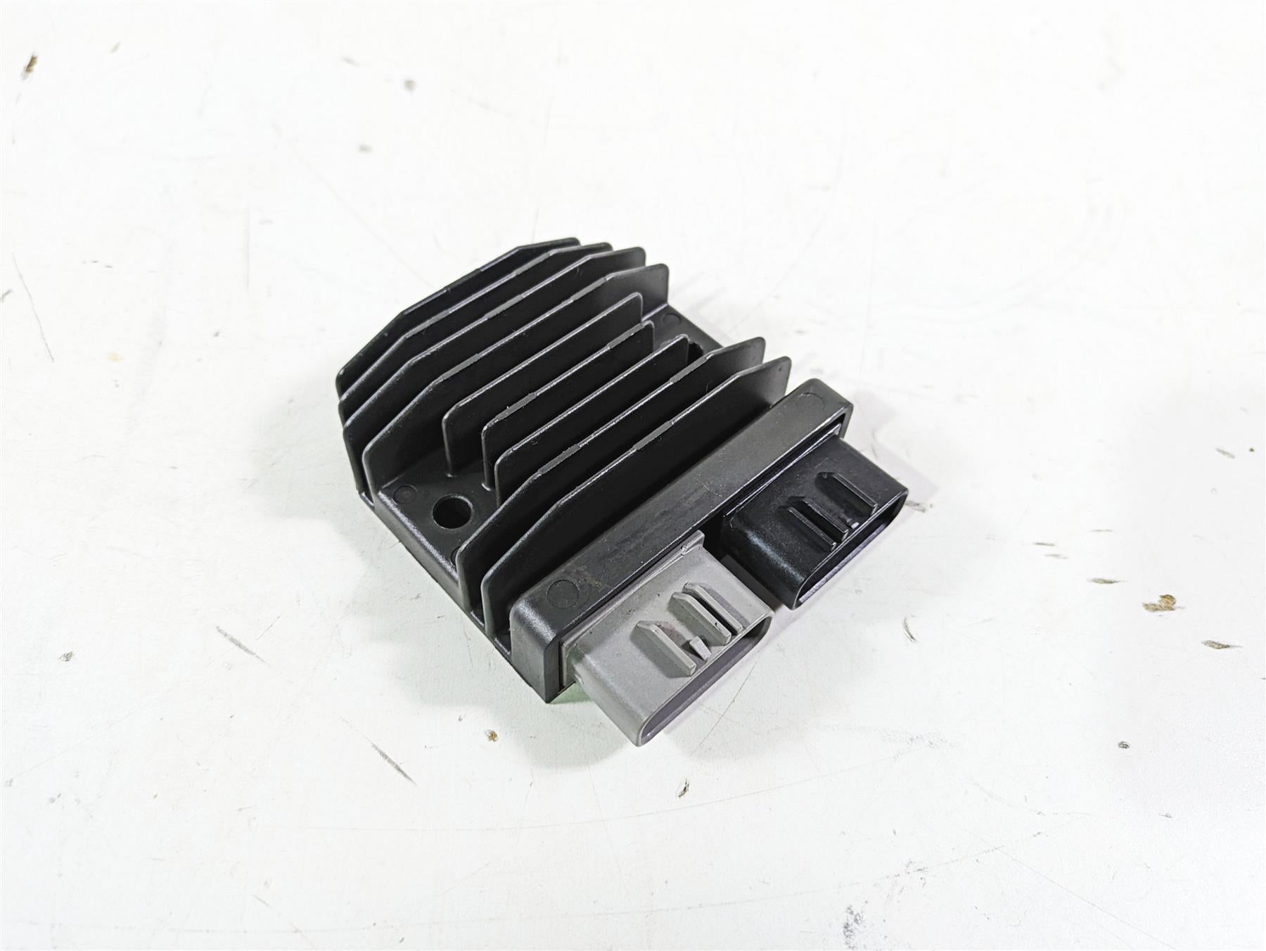 2021 Yamaha Tenere 700 XTZ7 Rectifier Voltage Regulator 1D7-81960-10-00 FH027AA {{ shop.shopifyCountryName }} - Mototech271