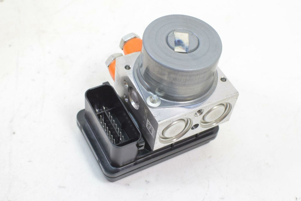 2017 KTM Duke 390 Abs Brake Module Pump 93342031000 {{ shop.shopifyCountryName }} - Mototech271