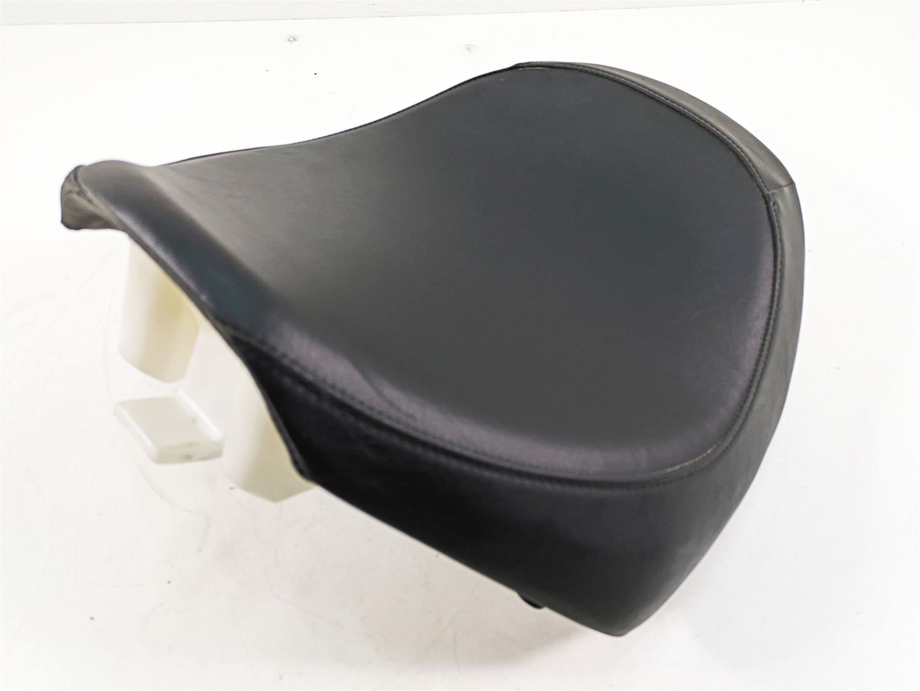 2016 Suzuki M109R VZR1800 Front Rider Driver Seat Saddle 45100-48G01-48H {{ shop.shopifyCountryName }} - Mototech271