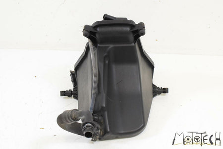 2009 BMW K1300 K1300S K40 Oil Tank Reservoir Assembly 770755101 {{ shop.shopifyCountryName }} - Mototech271