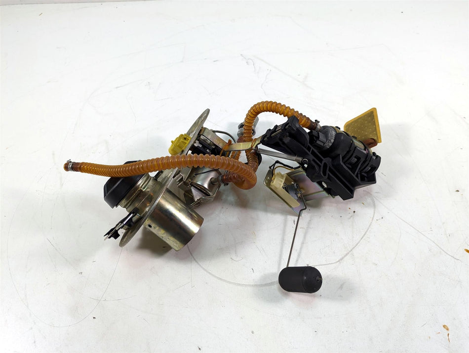 2006 Harley Touring FLHTCUI Electra Glide Fuel Gas Petrol Pump -Read 62897-01B {{ shop.shopifyCountryName }} - Mototech271