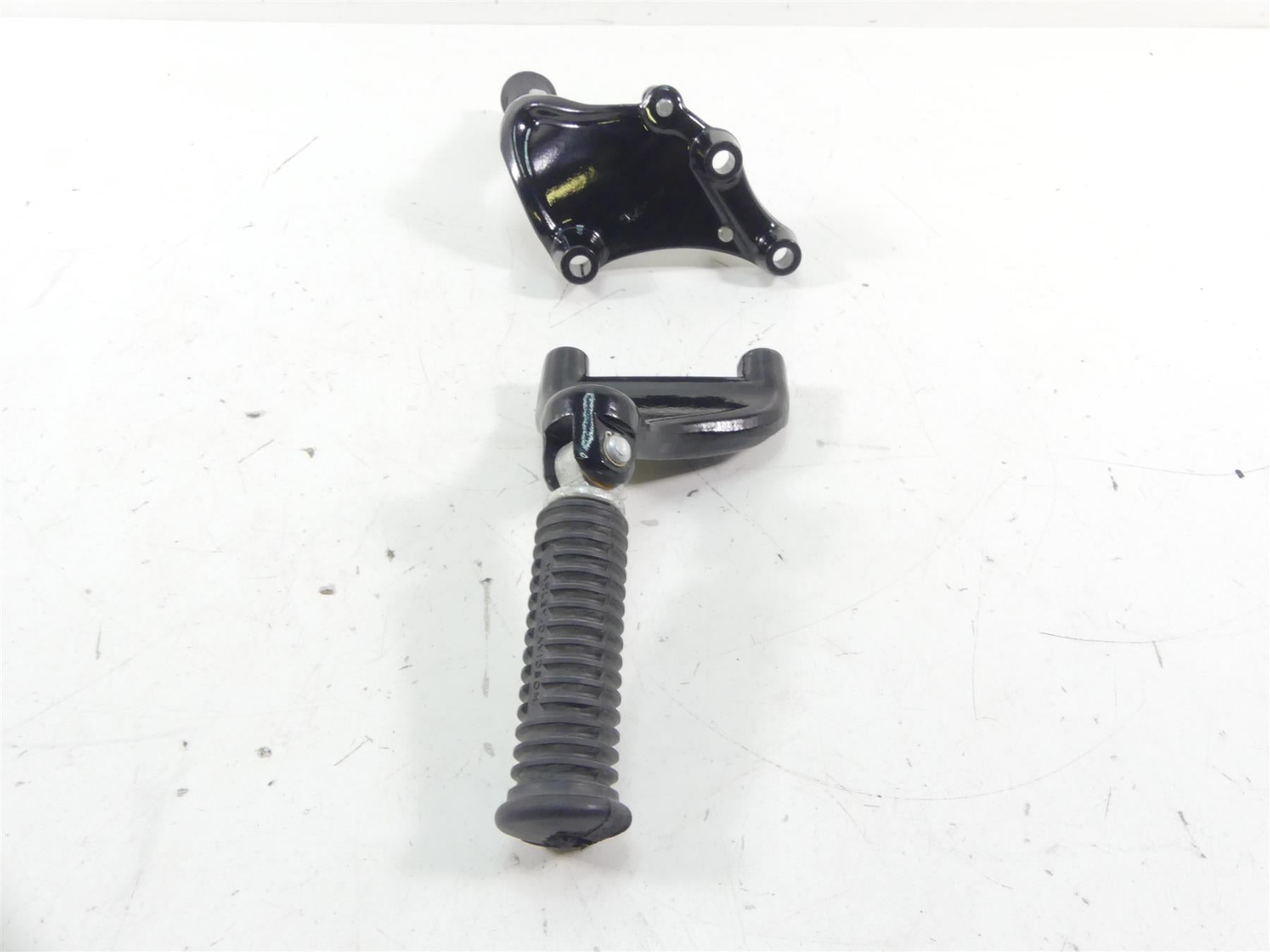 2020 Harley XL1200 CX Sportster Roadster Rear Passenger Footpeg Set 50500233 {{ shop.shopifyCountryName }} - Mototech271