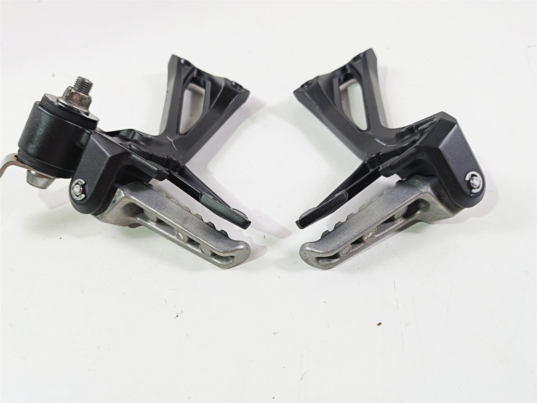 2020 Kawasaki Z900 ZR900 Rear Passenger Footpeg Rest Set 35063-1452-18R {{ shop.shopifyCountryName }} - Mototech271