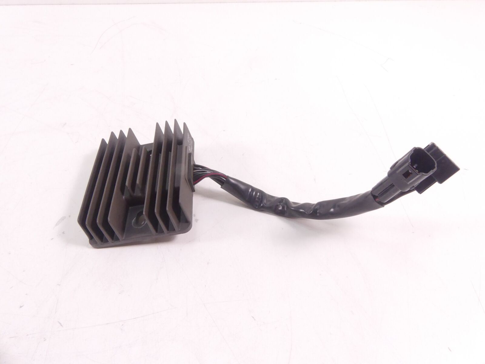2018 Suzuki GSXR750 Rectifier Voltage Regulator 32800-47H00 {{ shop.shopifyCountryName }} - Mototech271