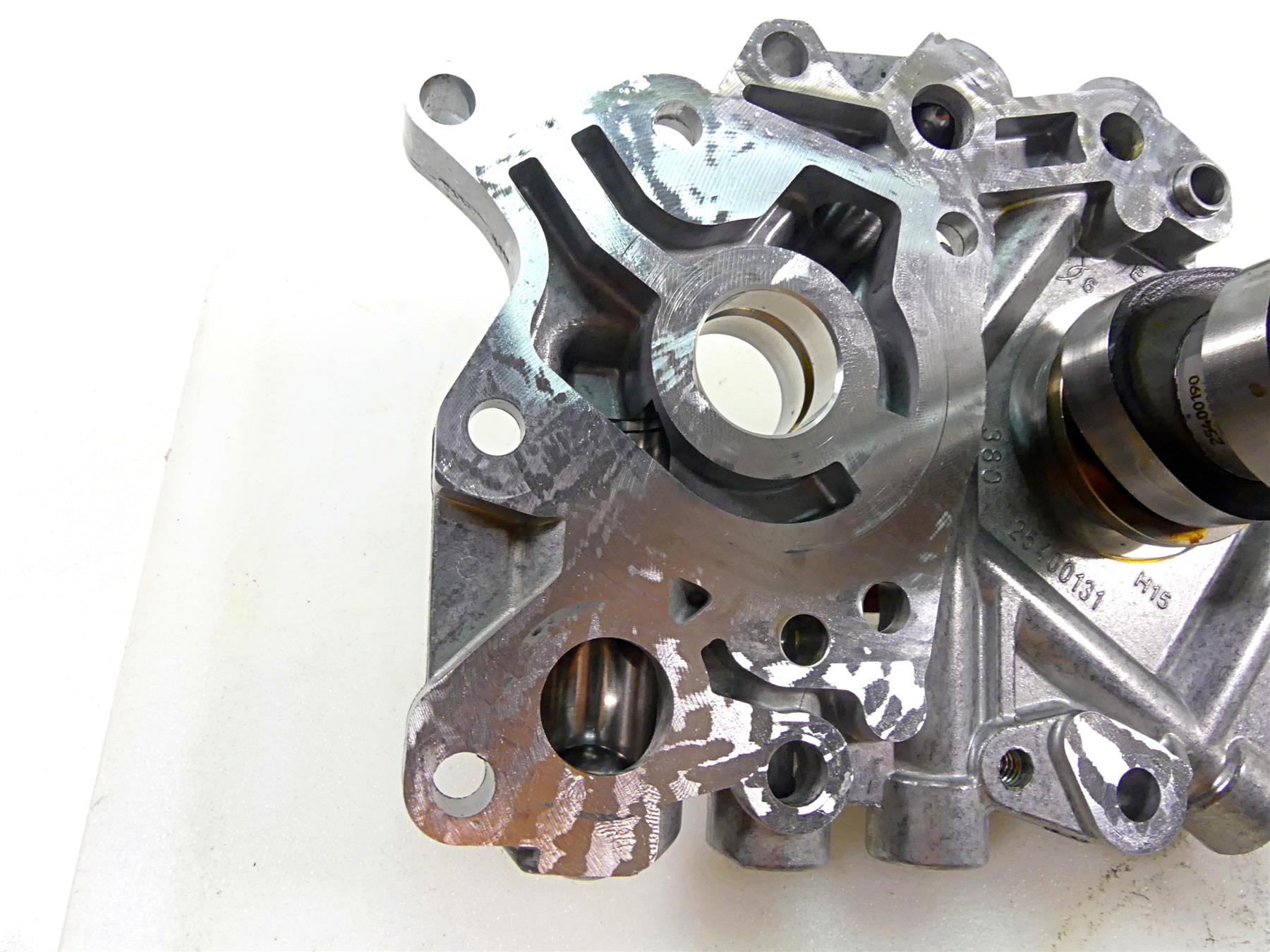 2020 Harley Softail FXST Standard Camshaft Cam Shaft Support Plate Set 25400133 {{ shop.shopifyCountryName }} - Mototech271