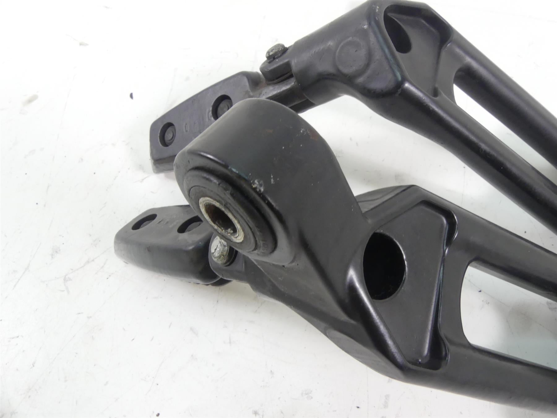 2006 Harley VRSCD Night V Rod Rear Passenger Footpeg Set -Read 51094-06 51095-06 {{ shop.shopifyCountryName }} - Mototech271