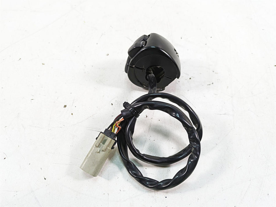 2007 Harley Sportster XL1200 C Left Hand Turn Signal Control Switch 71682-06A {{ shop.shopifyCountryName }} - Mototech271