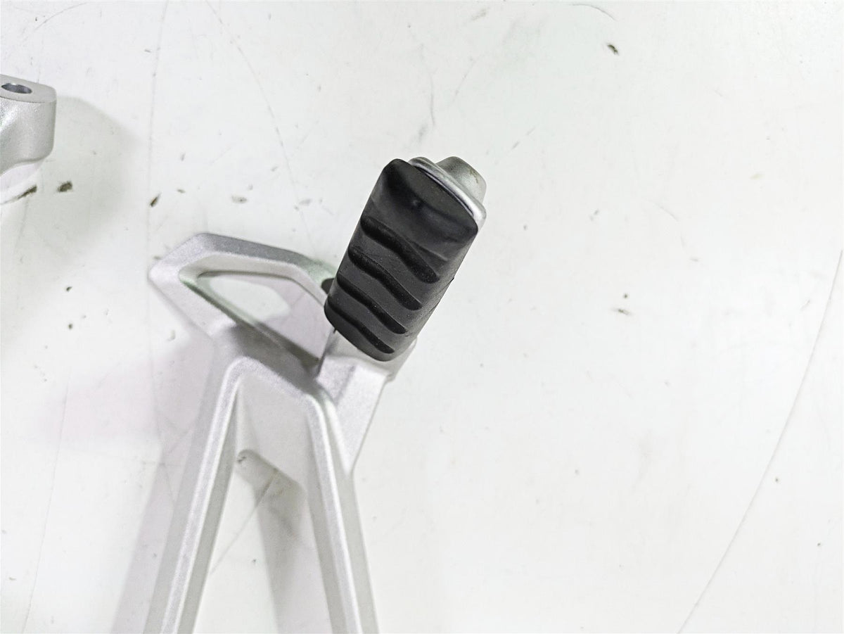 2016 BMW R1200RS K54 Passenger Footpeg Foot Peg Set 46718540798 46718540799 {{ shop.shopifyCountryName }} - Mototech271