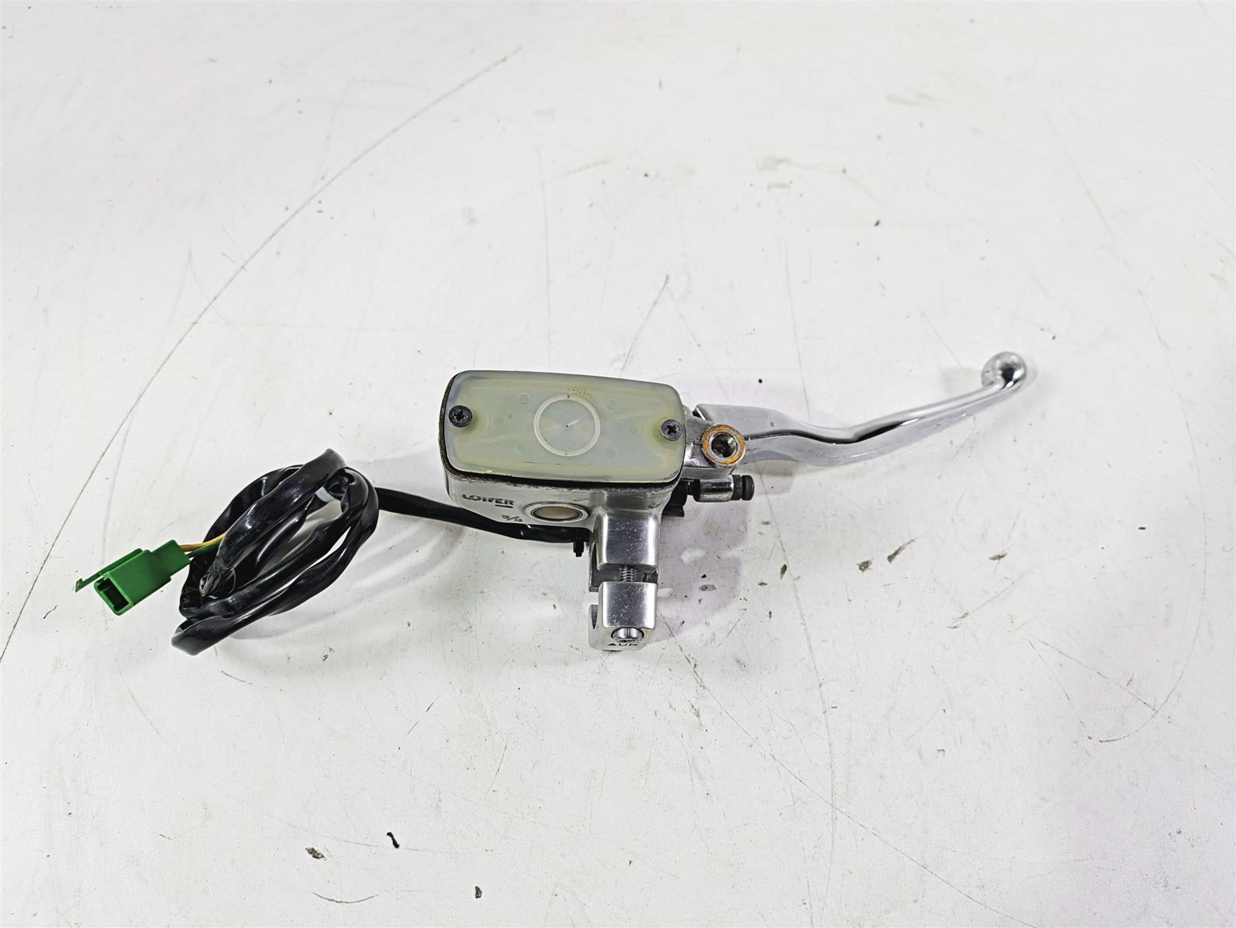 2004 Yamaha XVZ1300 Royal Star Front Brake Master Cylinder 4XY-W2587-01-00 | Mototech271