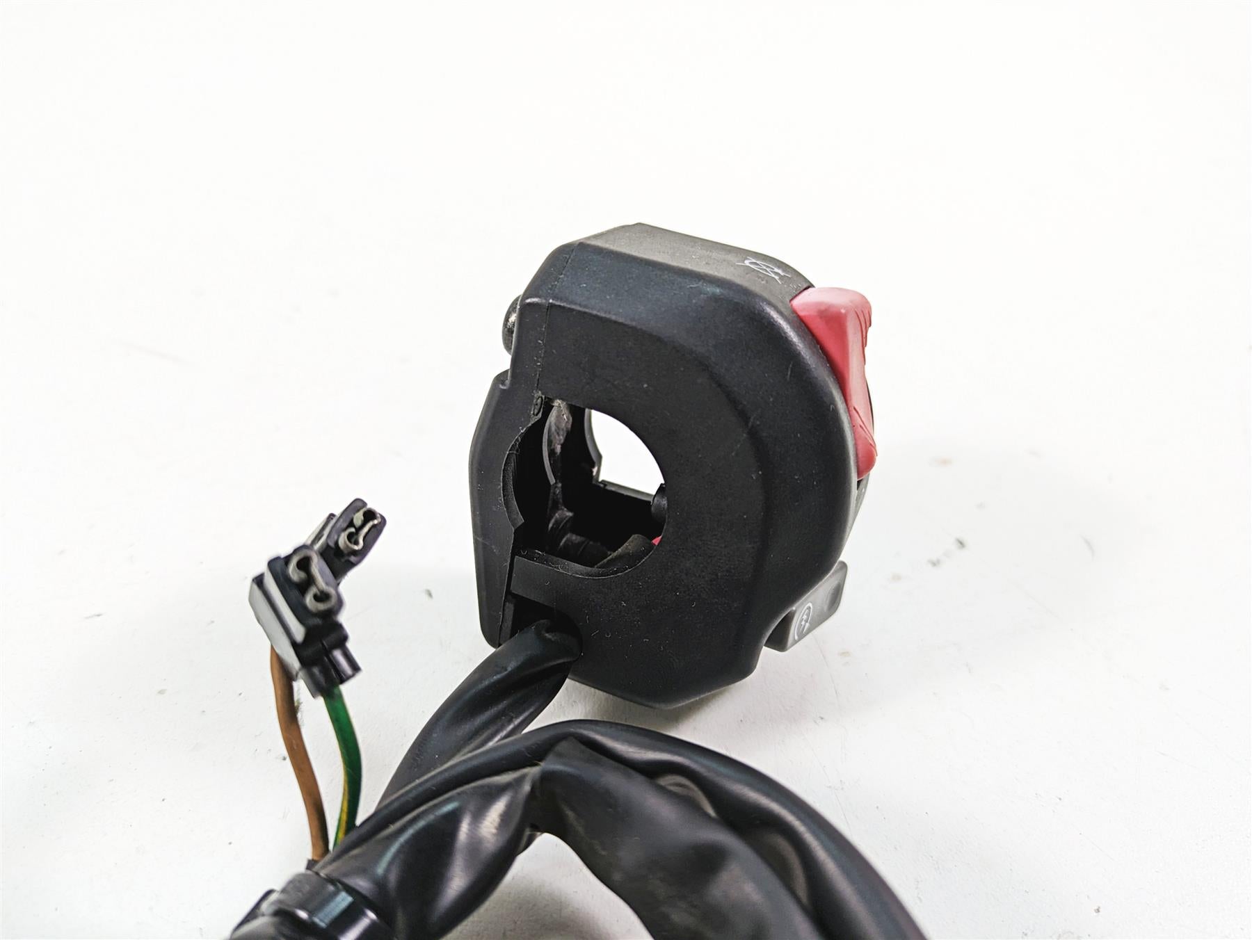 2007 Yamaha R1 YZFR1 Right Hand Kill Start Control Switch 4C8-83973-00-00 {{ shop.shopifyCountryName }} - Mototech271