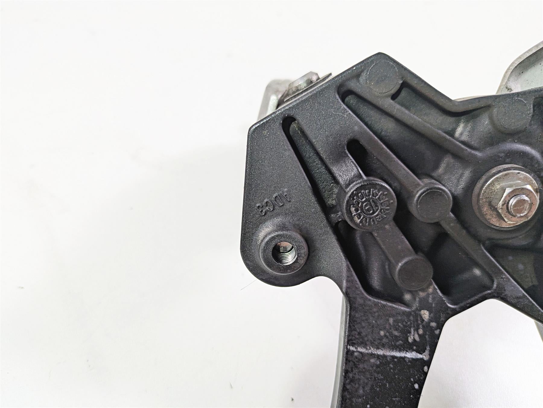 2020 Kawasaki Z900 ZR900 Left Front Foot Peg & Mount 35063-1399-18R {{ shop.shopifyCountryName }} - Mototech271