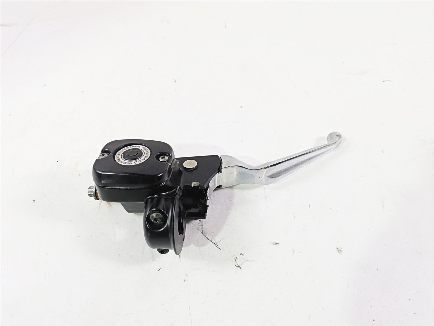 2015 Harley FXDF Dyna Fat Bob Front Brake Master Cylinder 11/16