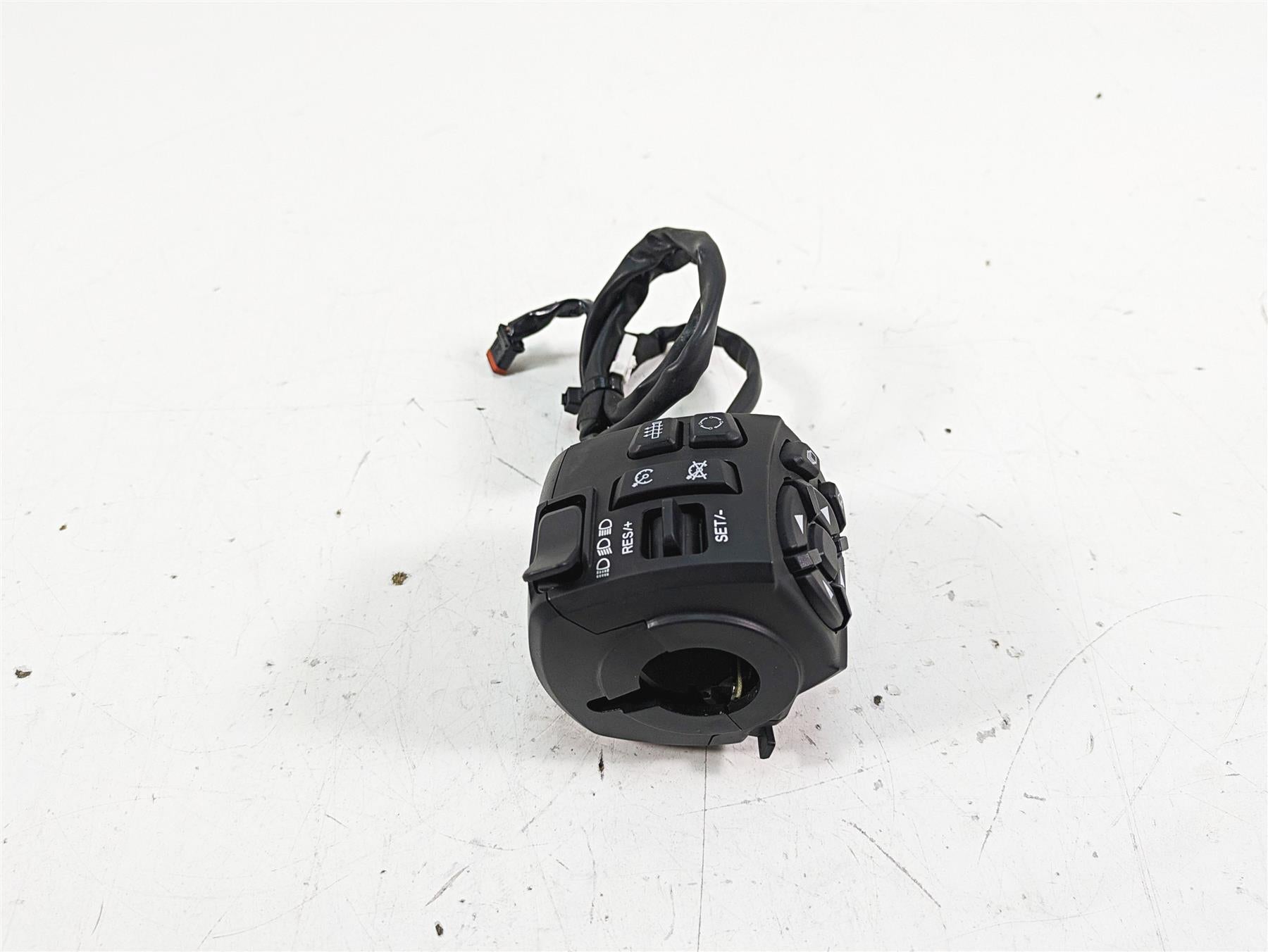 2022 Harley RA1250 S Pan America Left Hand Turn Signal Control Switch 71500522A {{ shop.shopifyCountryName }} - Mototech271