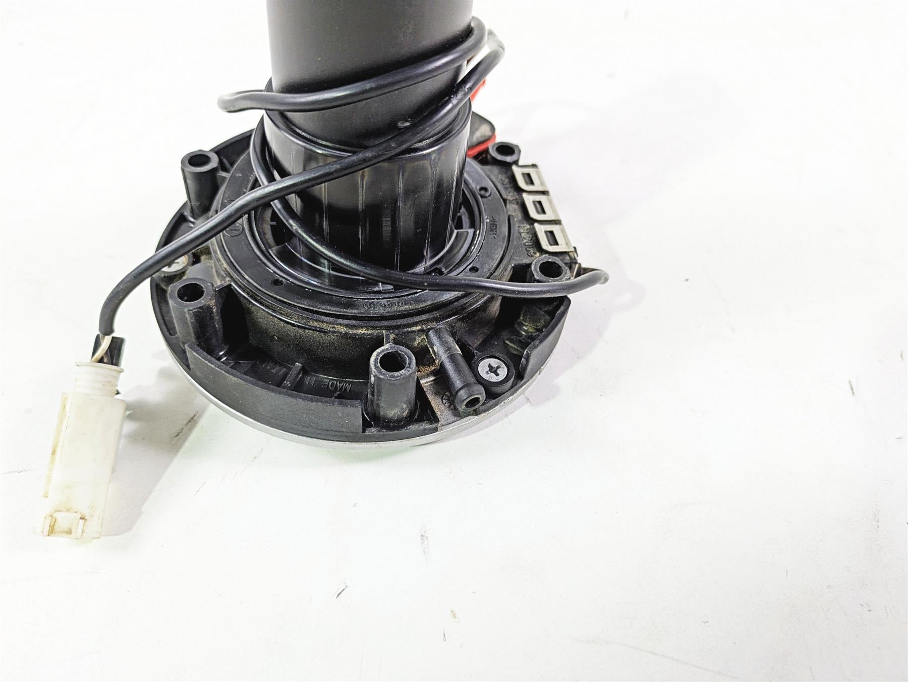 2015 BMW R1200 GS Adv K51 Keyless Ride Fuel Gas Tank Cap 16118552148 {{ shop.shopifyCountryName }} - Mototech271