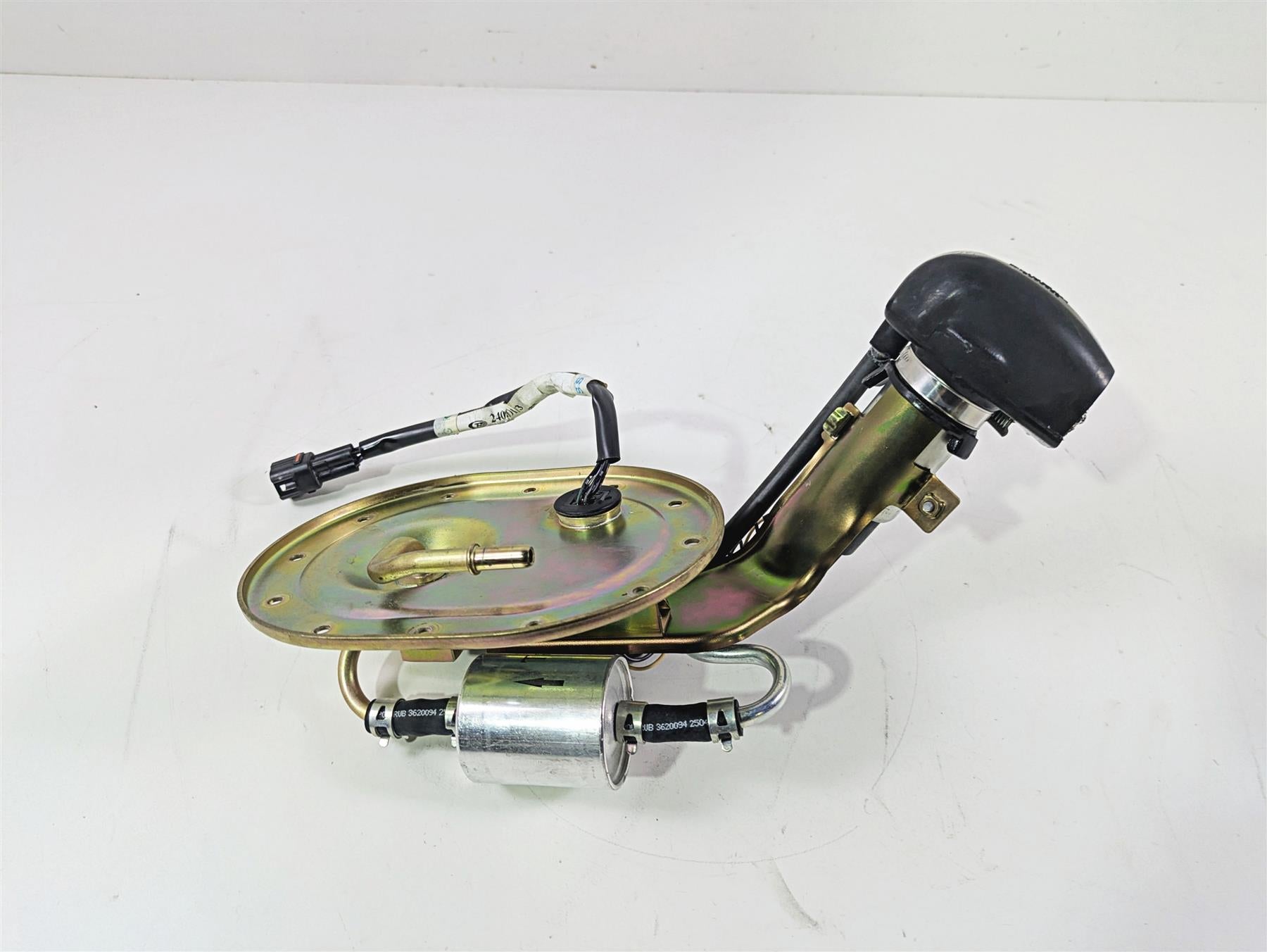 2013 Triumph Bonneville Fuel Gas Petrol Pump Set - Tested T2406003 {{ shop.shopifyCountryName }} - Mototech271