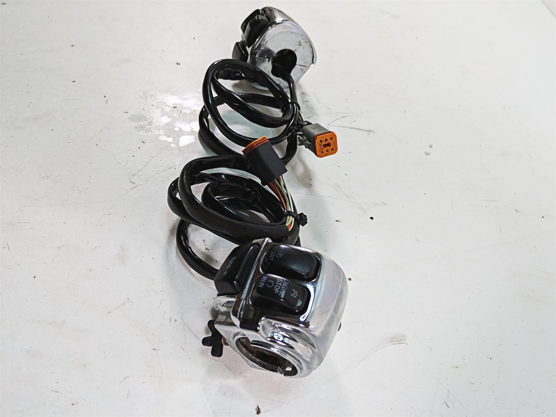1999 Harley Dyna FXDL Low Rider Right Left Chrome Hand Control Switch 71684-06A {{ shop.shopifyCountryName }} - Mototech271
