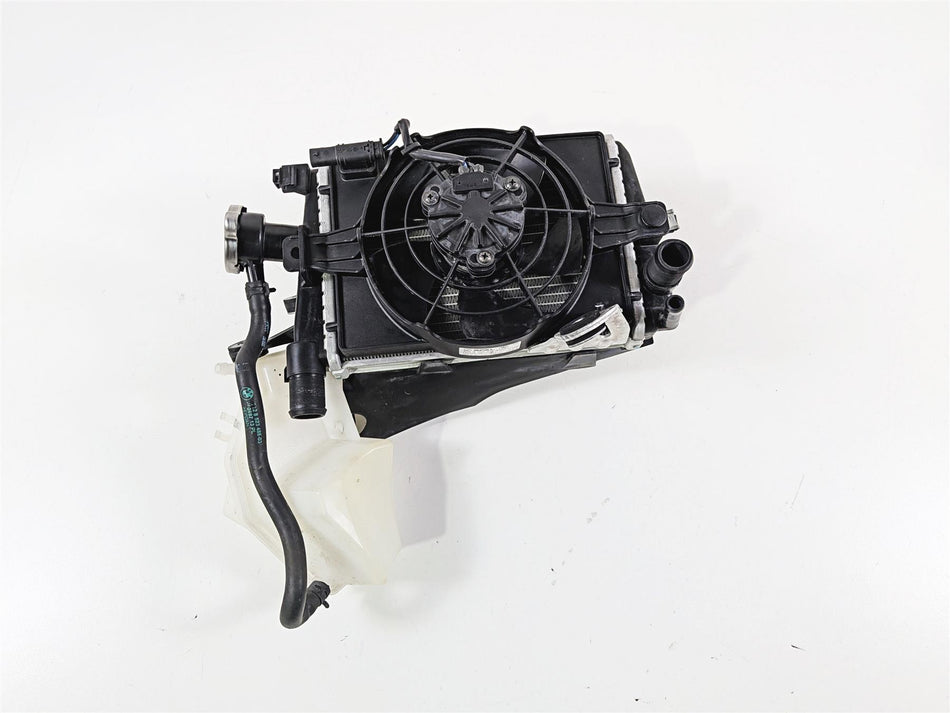 2016 BMW R1200 GS K50 Right Radiator + Reservoir Fan & Cover 17118546416 {{ shop.shopifyCountryName }} - Mototech271