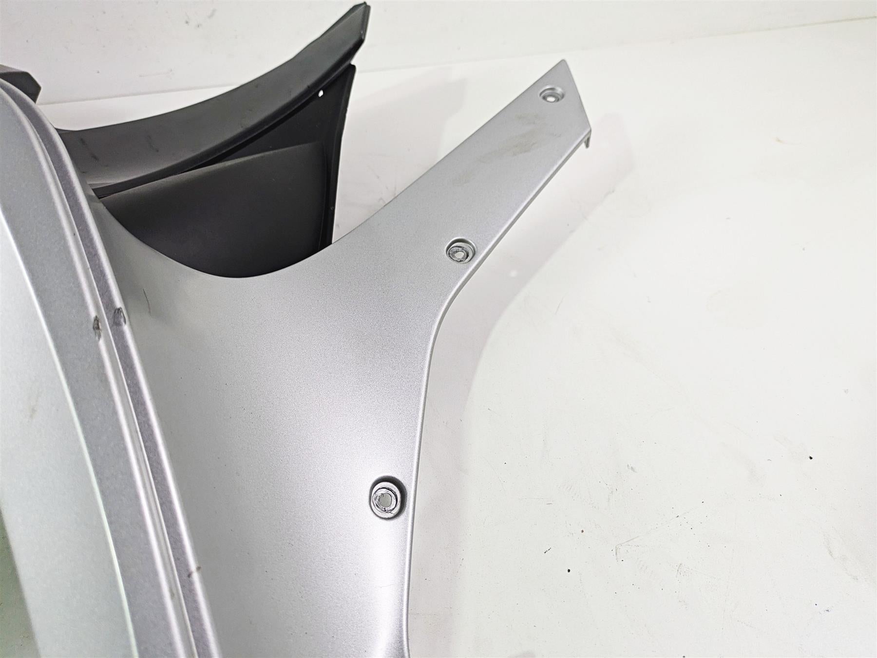 2010 BMW R1200RT K26 Left Main Side Fairing Cover - Read 46637681053 40852156090 {{ shop.shopifyCountryName }} - Mototech271